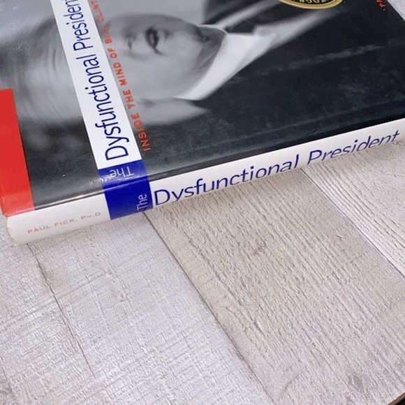 Dysfunctional President hardback book - Picture 12 of 12